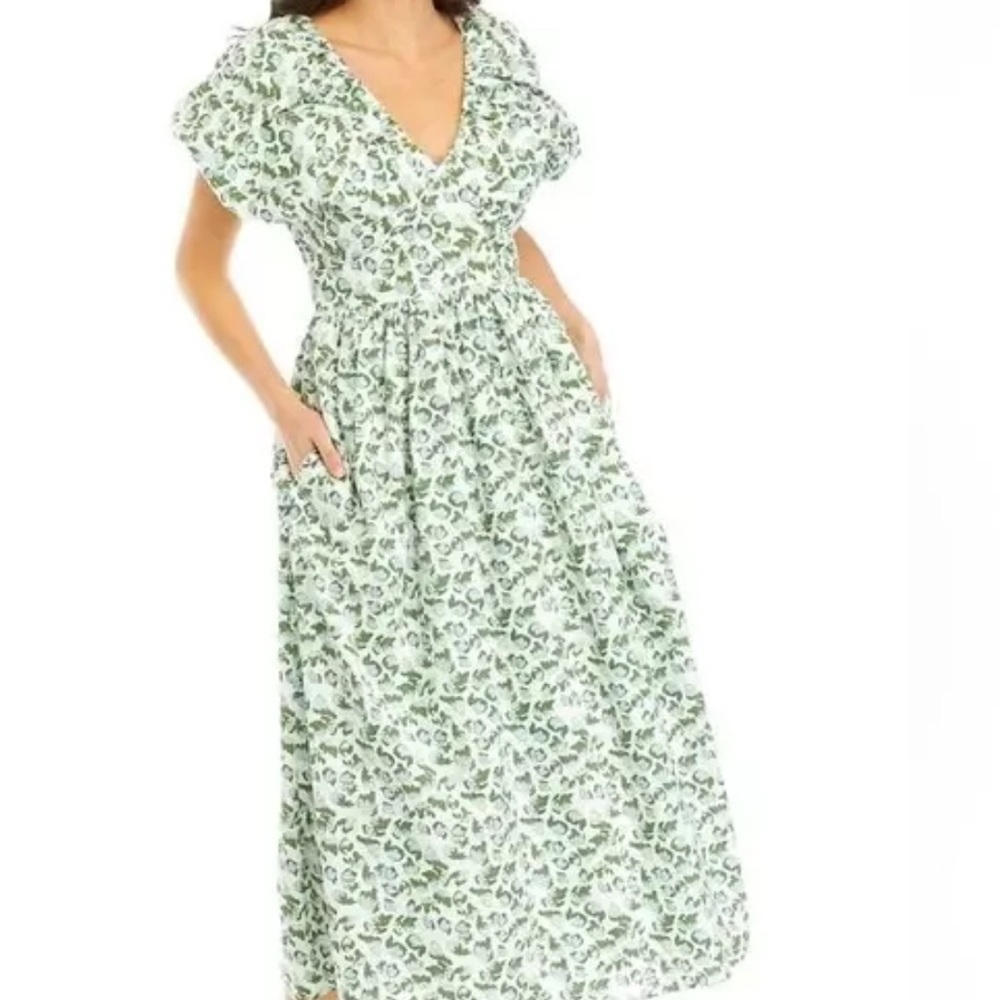Society Social x Crown & Ivy The Charlotte Green & White Floral Puff Sleeve Dres